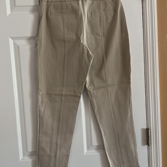 Chico’s size 0.5 khaki color straight/skinny trousers. - Picture 5 of 8